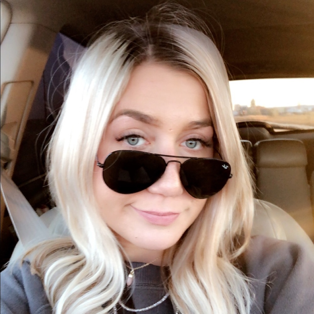 Meet your Posher, Ellie